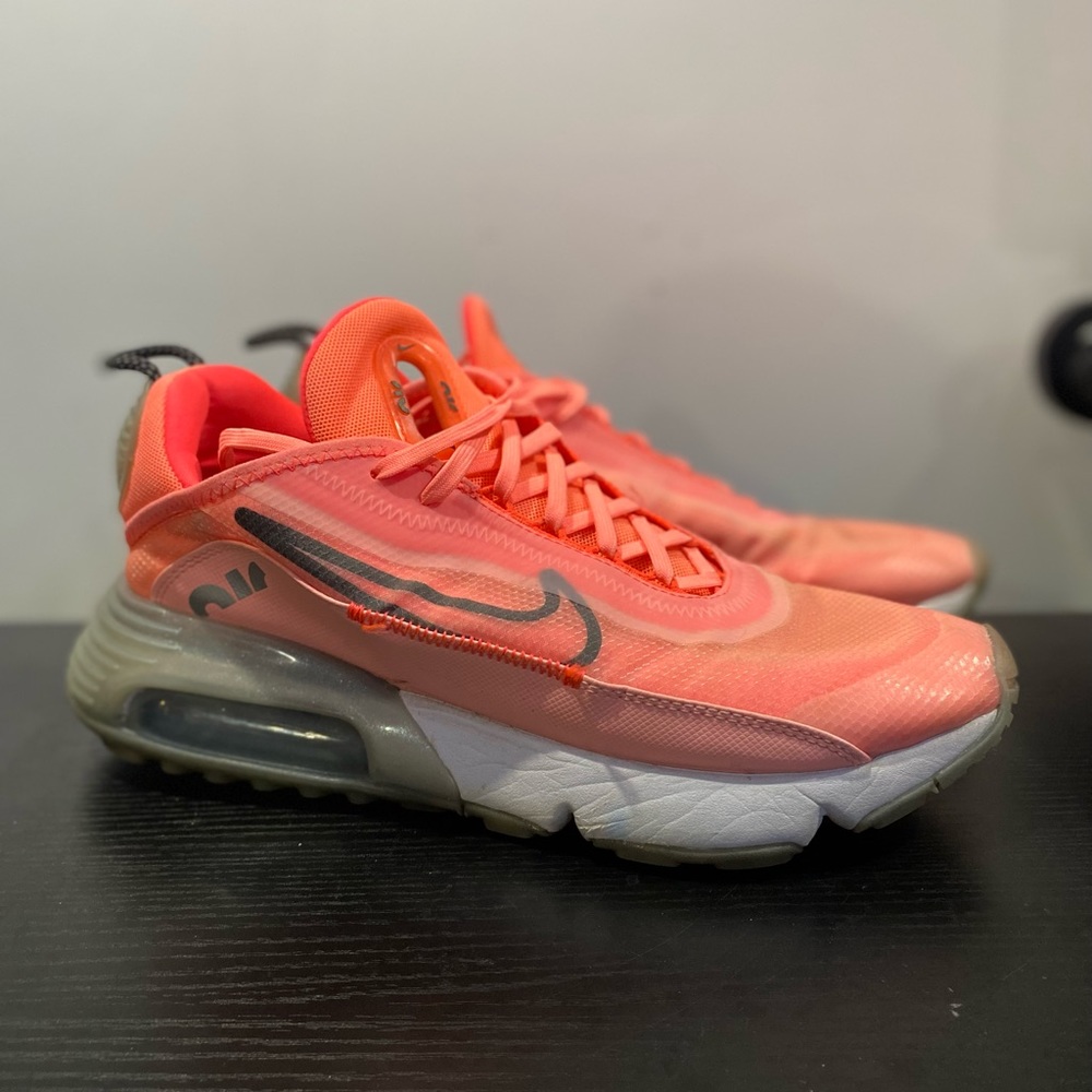 Women’s Air Max 2090 Sneakers Pink Size 11 Like New